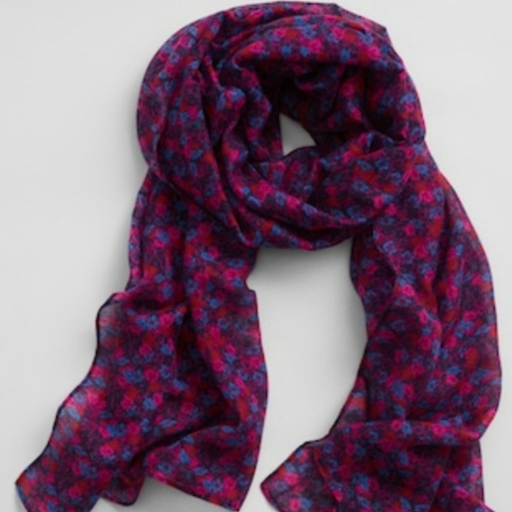 🆕️ Gap Print Oblong Scarf